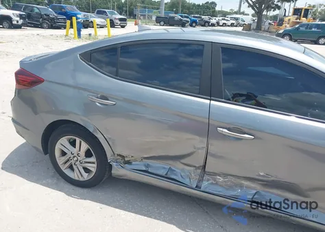 2019 Hyundai Elantra Sel z USA, uszkodzony, nr VIN KMHD84LF0KU738342